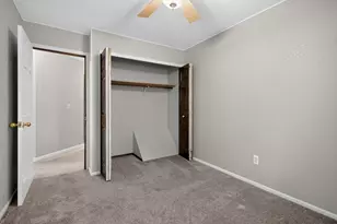 W163N11463 Windsor Ct, Germantown, WI 53022 - Photo 19