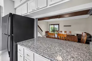 W163N11463 Windsor Ct, Germantown, WI 53022 - Photo 11