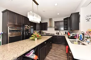 7355 N Cassie Ave, Milwaukee, WI 53224 - Photo 9