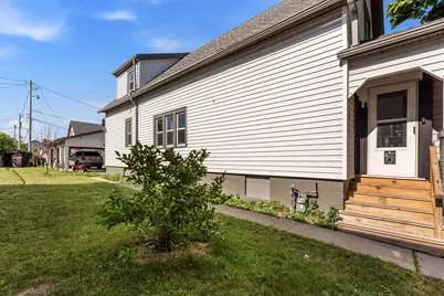 2467 W Cherry St, Milwaukee, WI 53205 - Photo 23