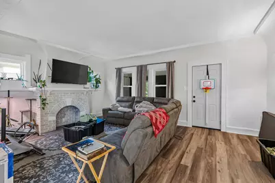 2467 W Cherry St, Milwaukee, WI 53205 - Photo 9