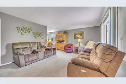 2412  Cross Creek Dr #C, Sheboygan, WI 53081 - Photo 3