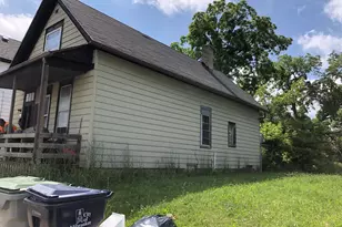 1311 W Albany Pl, Milwaukee, WI 53206 - Photo 11