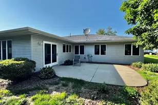 1303 Hadley Ct, Watertown, WI 53098 - Photo 3