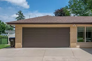 1618 S Wildwood Dr, New Berlin, WI 53151 - Photo 35