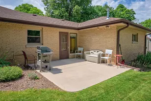 1618 S Wildwood Dr, New Berlin, WI 53151 - Photo 25