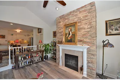 1059  Stratford Ct #201, Racine, WI 53406 - Photo 17