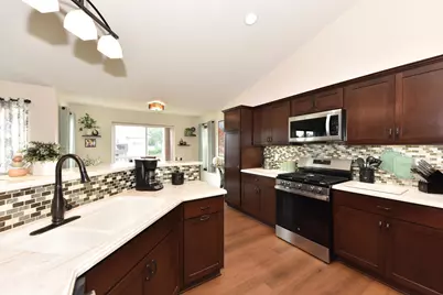 241  Silver Fox Dr, Kewaskum, WI 53040 - Photo 17