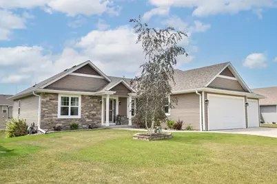 241  Silver Fox Dr, Kewaskum, WI 53040 - Photo 3