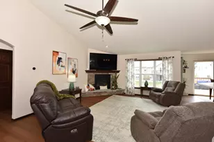 241 Silver Fox Dr, Kewaskum, WI 53040 - Photo 7