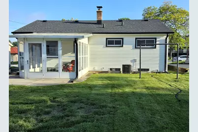708  Columbia Ave, South Milwaukee, WI 53172 - Photo 3