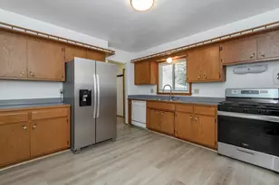 7016 N 86th St, Milwaukee, WI 53224 - Photo 9