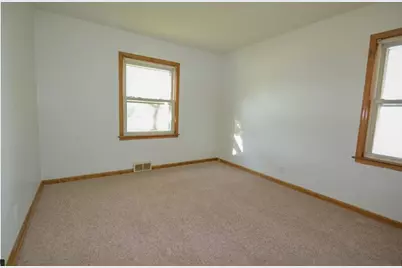 1236 S 104th St, West Allis, WI 53214 - Photo 21