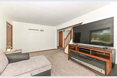 1236 S 104th St, West Allis, WI 53214 - Photo 9