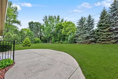 895  Copenhill Dr, Brookfield, WI 53186 - Photo 13
