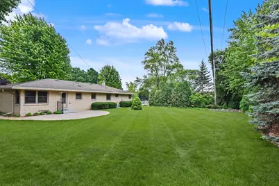895  Copenhill Dr, Brookfield, WI 53186 - Photo 11