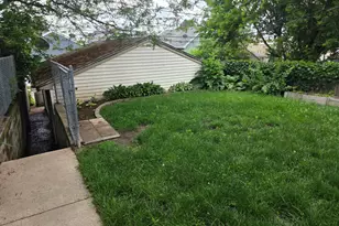 331 E Deer Pl, Milwaukee, WI 53207 - Photo 3