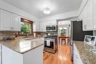4838 W Glen Cove Ct, Mequon, WI 53092 - Photo 11