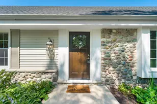 4838 W Glen Cove Ct, Mequon, WI 53092 - Photo 3