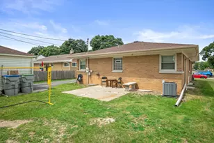 4050 N 81st St, Milwaukee, WI 53222 - Photo 25