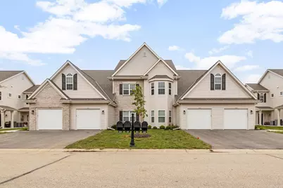 1818  Horseshoe Ln #424-4, Slinger, WI 53086 - Photo 1