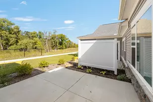 1818 W Mildenhall Dr, Oak Creek, WI 53154 - Photo 35