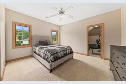 N51W19090  Crest View Ter, Menomonee Falls, WI 53051 - Photo 25