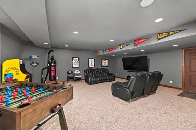 N51W19090  Crest View Ter, Menomonee Falls, WI 53051 - Photo 37