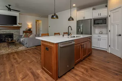 792  Willow Bend Dr, Racine, WI 53185 - Photo 11