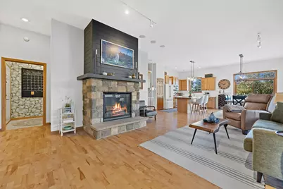 1758  Bess Ct, Oconomowoc, WI 53066 - Photo 9