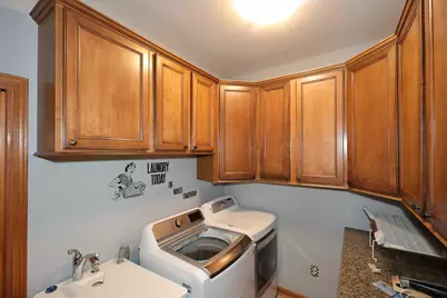 3406 W Villa Dr, Franklin, WI 53132 - Photo 13