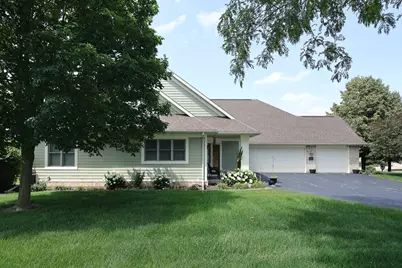 3406 W Villa Dr, Franklin, WI 53132 - Photo 11
