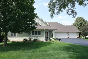 3406 W Villa Dr, Franklin, WI 53132 - Photo 11