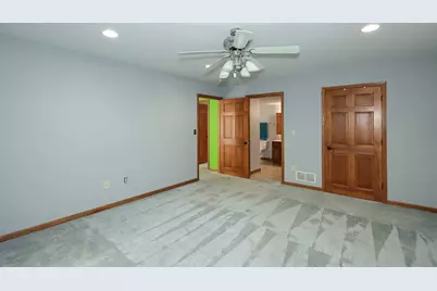 3406 W Villa Dr, Franklin, WI 53132 - Photo 27