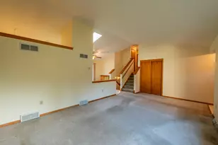 9601 W Darnel Ave, Milwaukee, WI 53224 - Photo 5