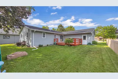 1723  Hilltop Dr, Sheboygan, WI 53081 - Photo 23