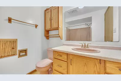 1723  Hilltop Dr, Sheboygan, WI 53081 - Photo 15