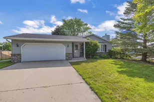 1723 Hilltop Dr, Sheboygan, WI 53081 - Photo 27