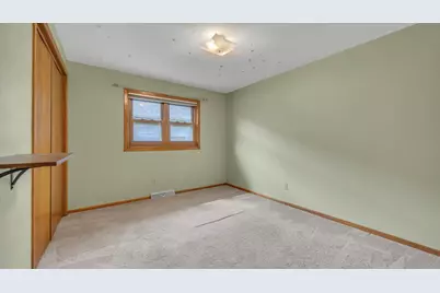 1723  Hilltop Dr, Sheboygan, WI 53081 - Photo 13