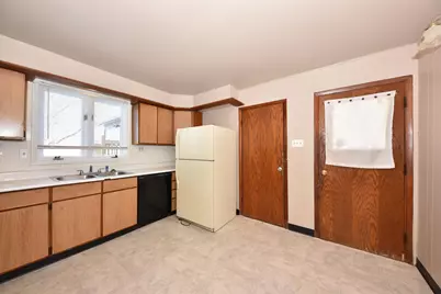 234 N 37th St, Milwaukee, WI 53208 - Photo 11