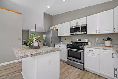 10011  Sheridan Rd, Pleasant Prairie, WI 53158 - Photo 13