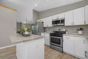 10011 Sheridan Rd, Pleasant Prairie, WI 53158 - Photo 13