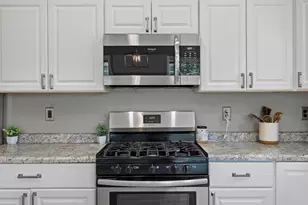 10011 Sheridan Rd, Pleasant Prairie, WI 53158 - Photo 17