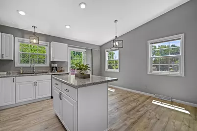 10011  Sheridan Rd, Pleasant Prairie, WI 53158 - Photo 15