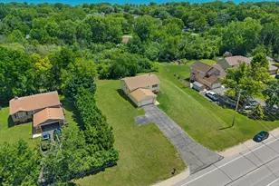 10011 Sheridan Rd, Pleasant Prairie, WI 53158 - Photo 5