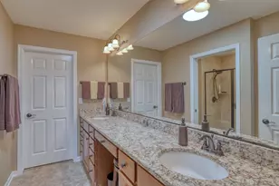 W250N5002 William Dr, Sussex, WI 53072 - Photo 19
