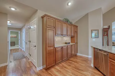 W250N5002  William Dr, Sussex, WI 53072 - Photo 15
