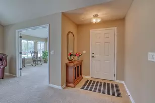W250N5002 William Dr, Sussex, WI 53072 - Photo 31