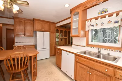 2205  Dwight St, Racine, WI 53403 - Photo 9