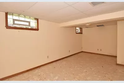 2205  Dwight St, Racine, WI 53403 - Photo 33